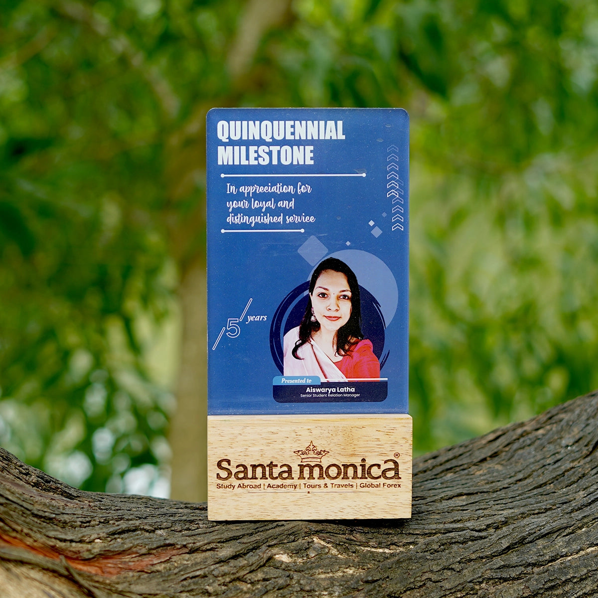 Customized Memento Gift for Employees