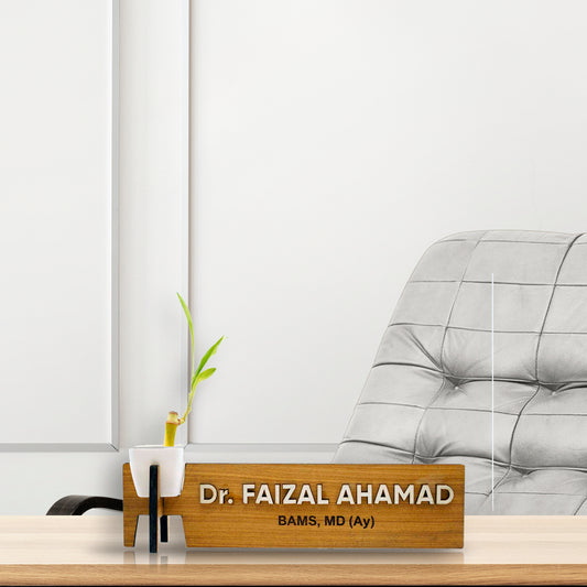 Customized Wood Engraved Professional's Name Board with Plant Vase